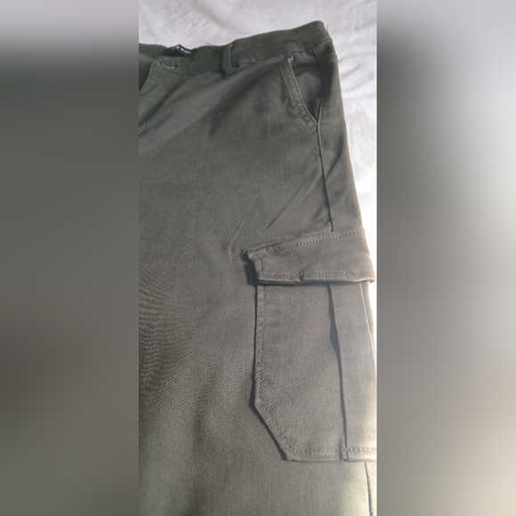 Well Worn Olive Green Cargo - Picture 4 of 6